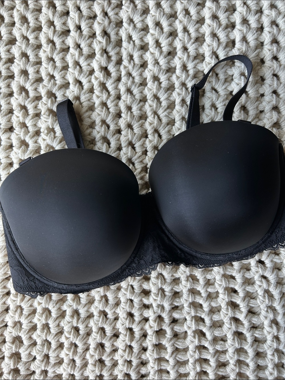 torrid curve Black Lace-Trim Molded T-Shirt Bra 40DDD